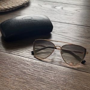 O by Oscar de la Renta Jordana Gold Aviators